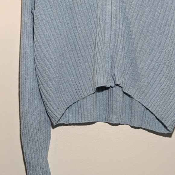 St John Sport Cropped Blue Lightweight Zip Up Jacket Cardigan Baby Blue Size M - Picture 6 of 11